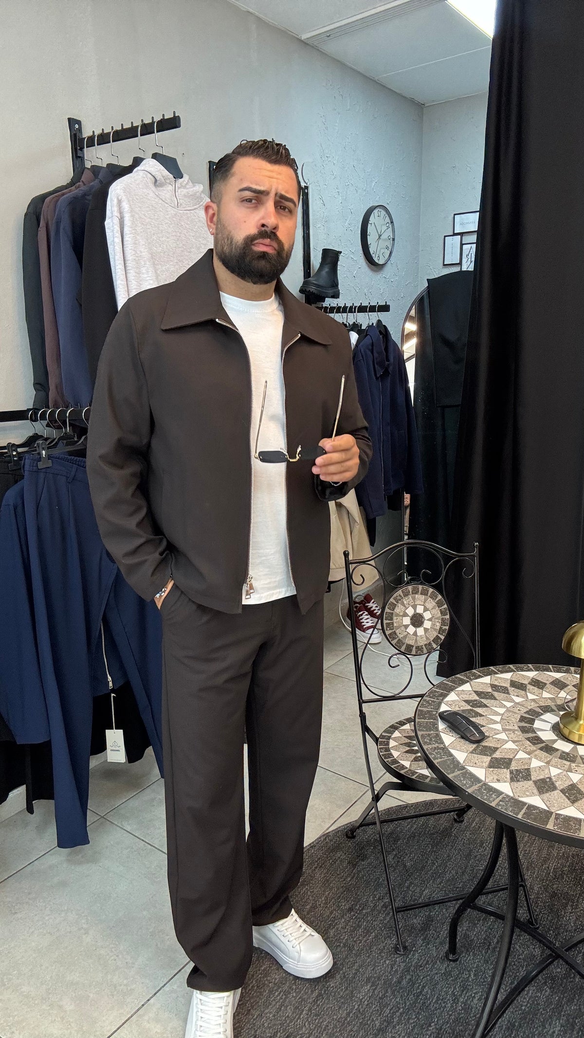 Premium Kahverengi Takım