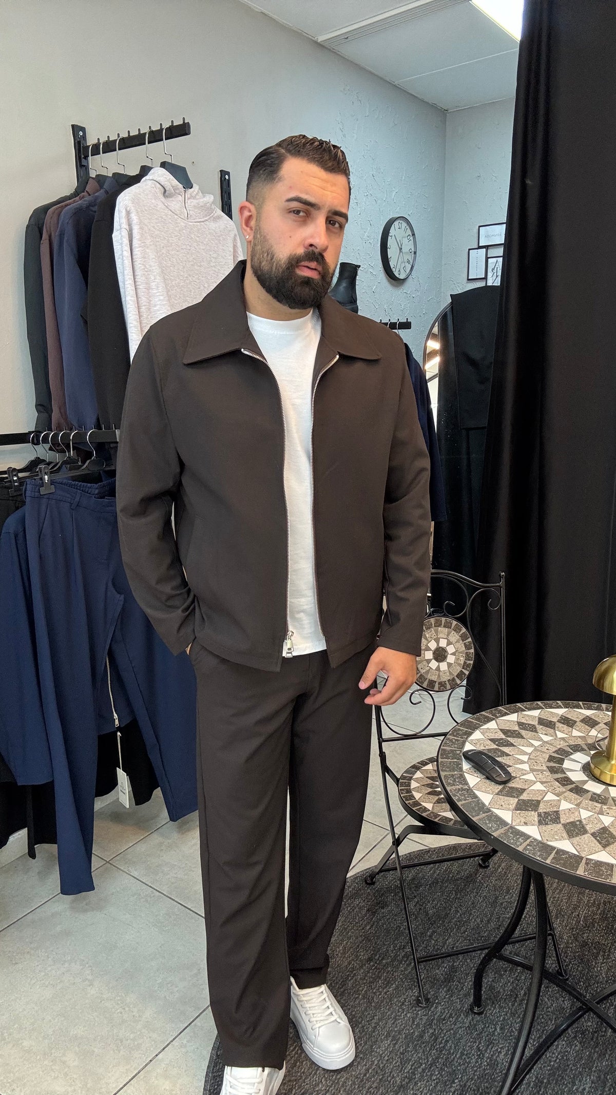 Premium Kahverengi Takım